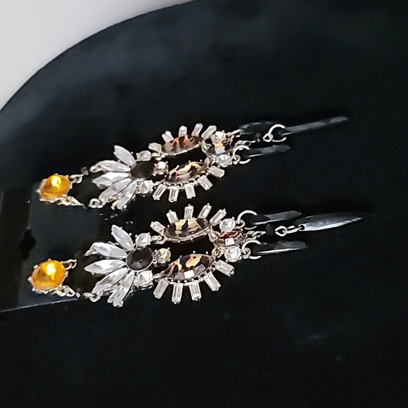 Vintage BETSEY JOHNSON Hollywood Glam Collection Tigers Eyes Chandelier Earrings - Picture 7 of 11
